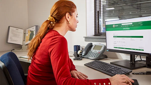 ODFL customer using the Pickup and BOL tool to schedule a shipment on the company's website.